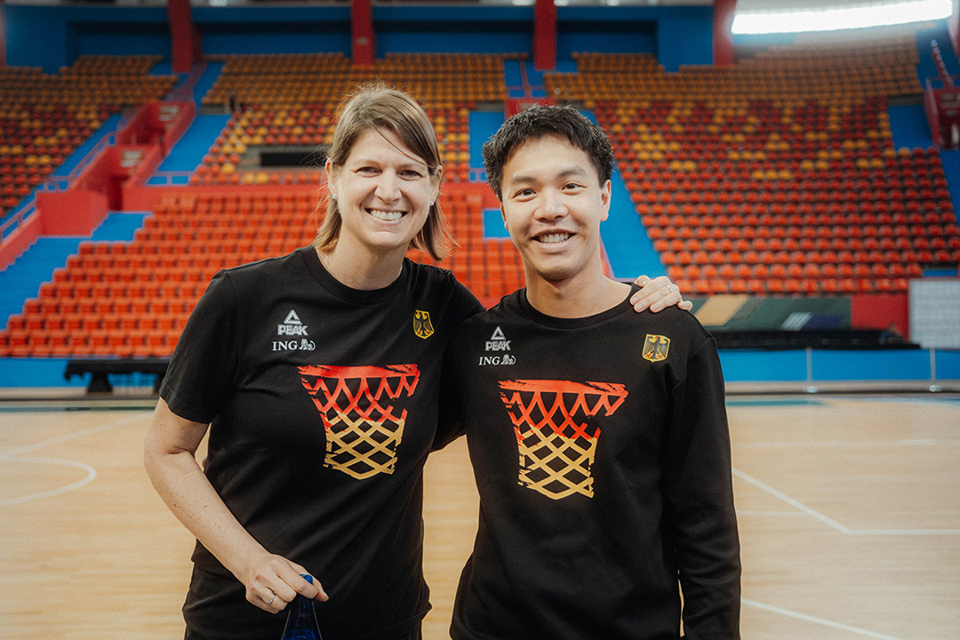  Huskies head coach Lisa Thomaidis and assistant Connor Jay helped Germany’s women’s basketball team clinch a spot in the Paris Summer Olympic Games. (Photo: DBB-German Basketball Federation) 